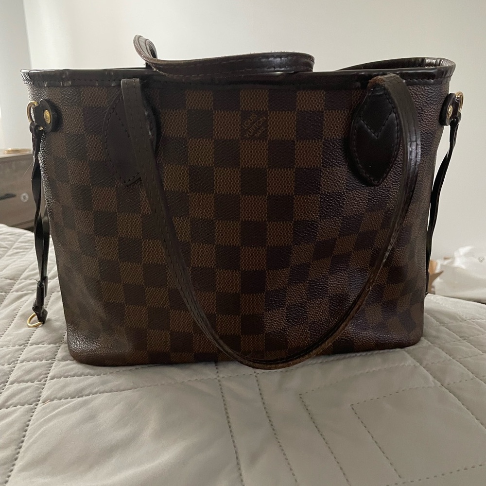 Authentic Louis Vuitton neverfull PM *NO $300 OFFERS!*
